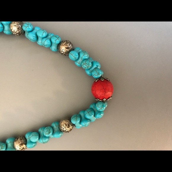 Jewelry - EUC Turquoise Red Necklace